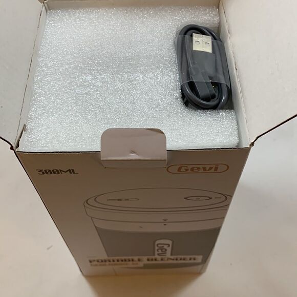 Gevi 300 ML portable blender.  New in box - Picture 7 of 7